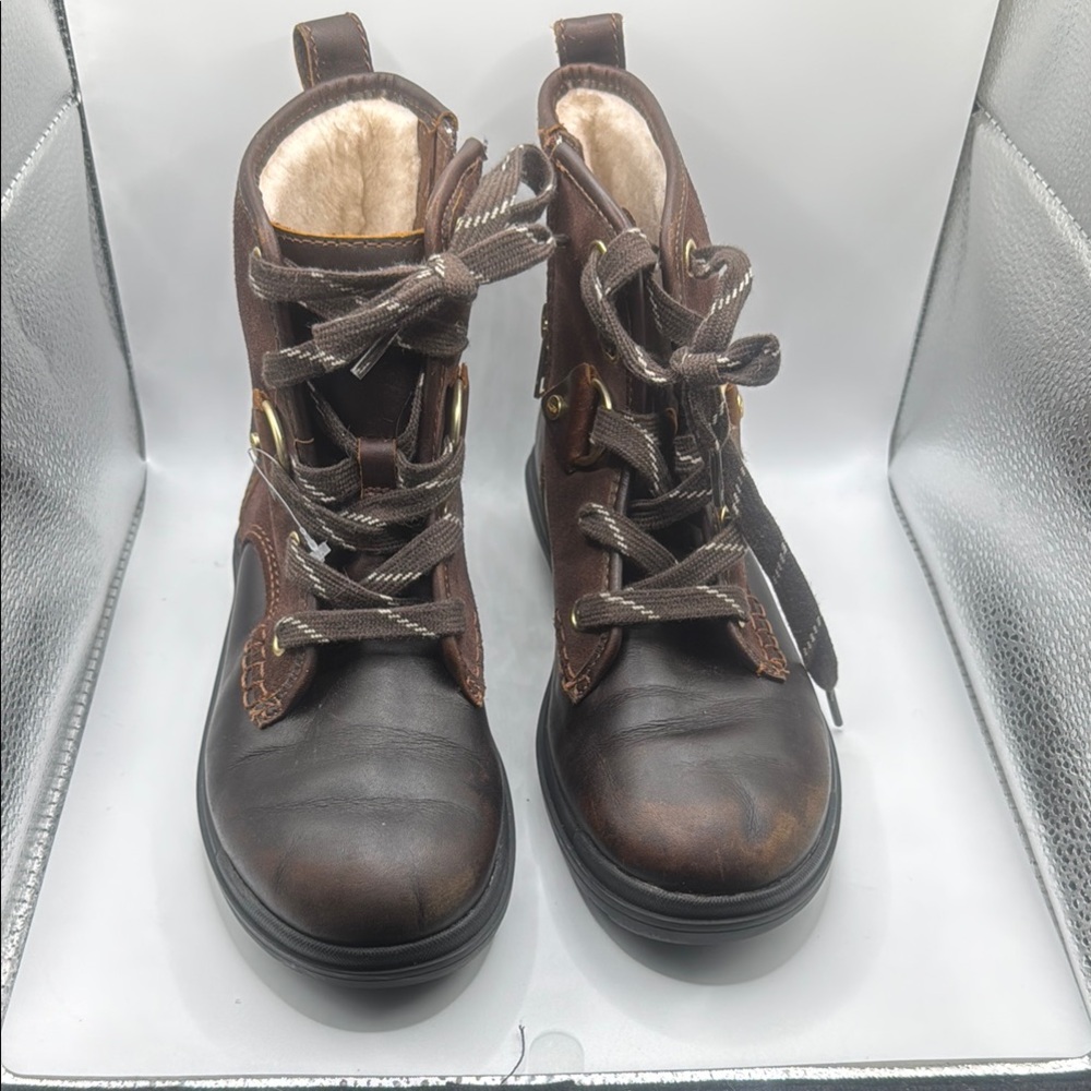 UGG Kids Brown Boots Pre Owned In Good Condition - Picture 1 of 9